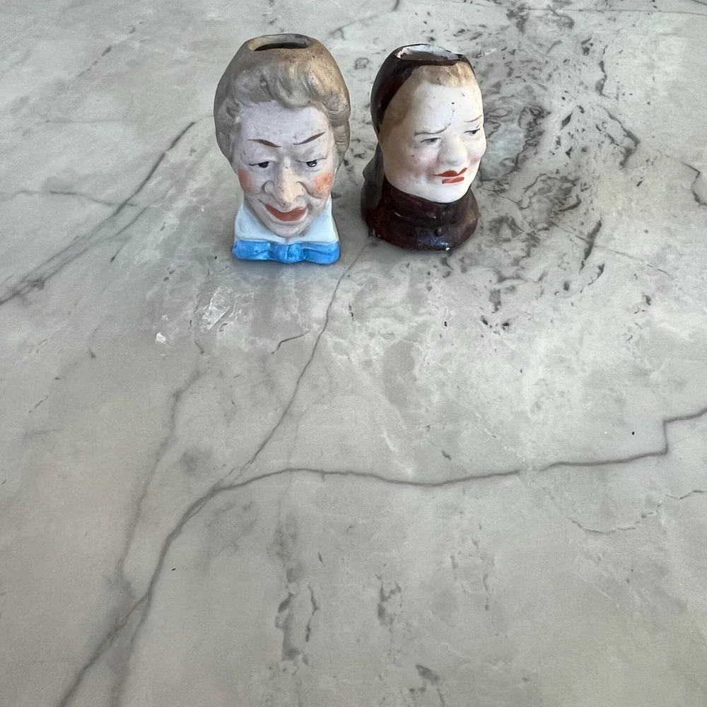 Pair of antique small figuring heads - perfect for candlestick or‎ salt